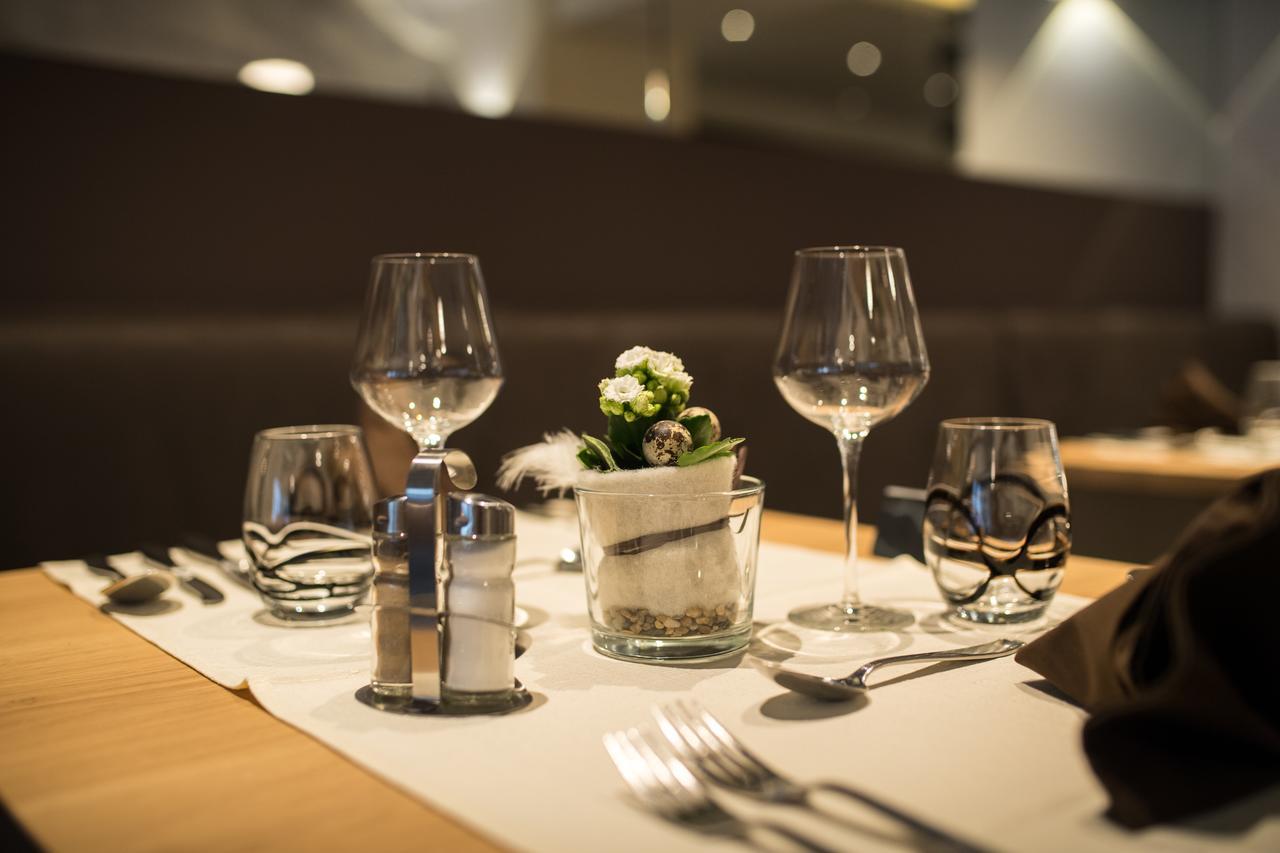 Hotel Du Commerce - Restaurant La Table De Клерво Екстер'єр фото